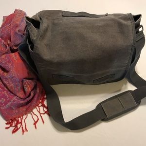 Sweetbriar Vintage Messenger